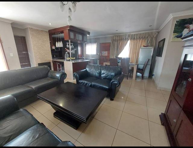 4 BEDROOM HOUSE FOR SALE IN PHILIP NEL PARK